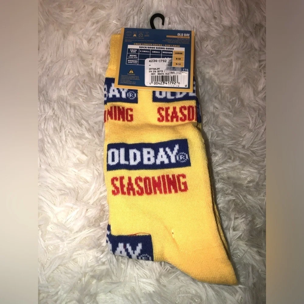 🦐🧅🧄OLD BAY Seasoning Blue and Yellow Crew Socks size Large NWT🧄🧅🦐
